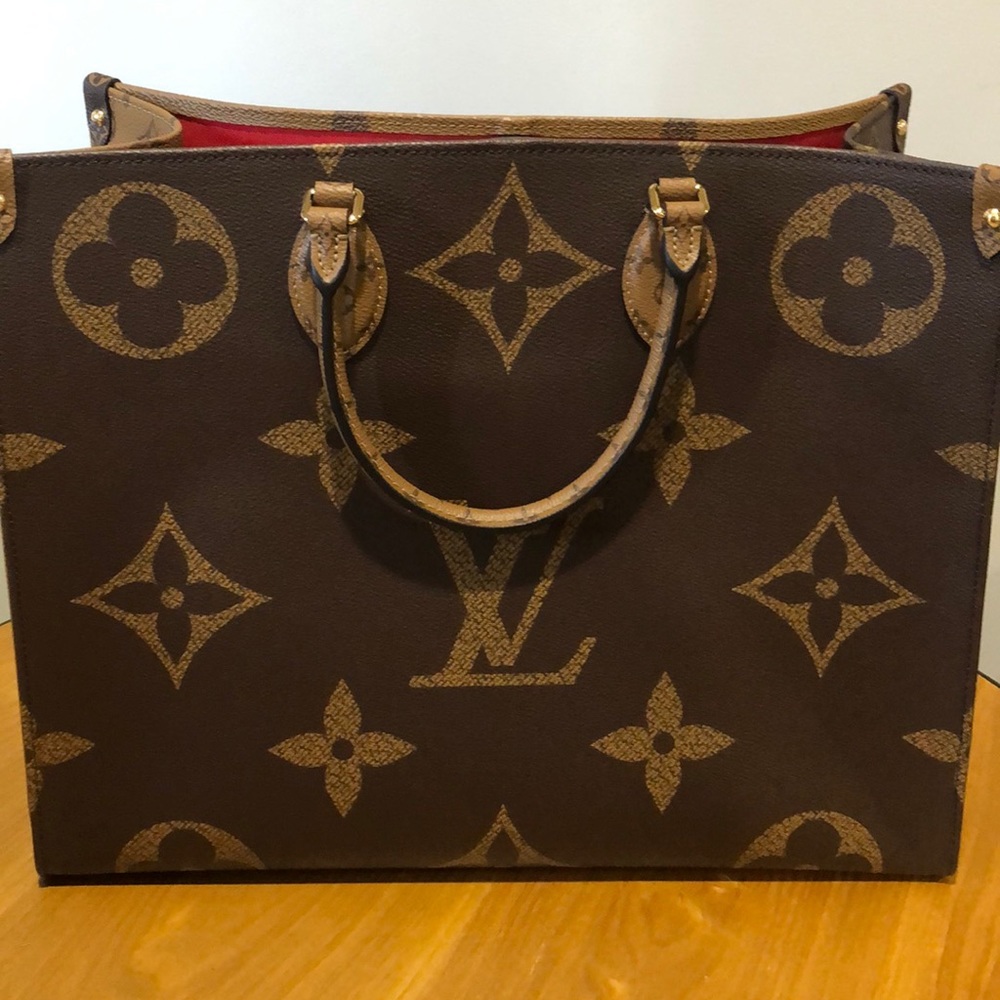 On the go tote - Picture 2 of 8